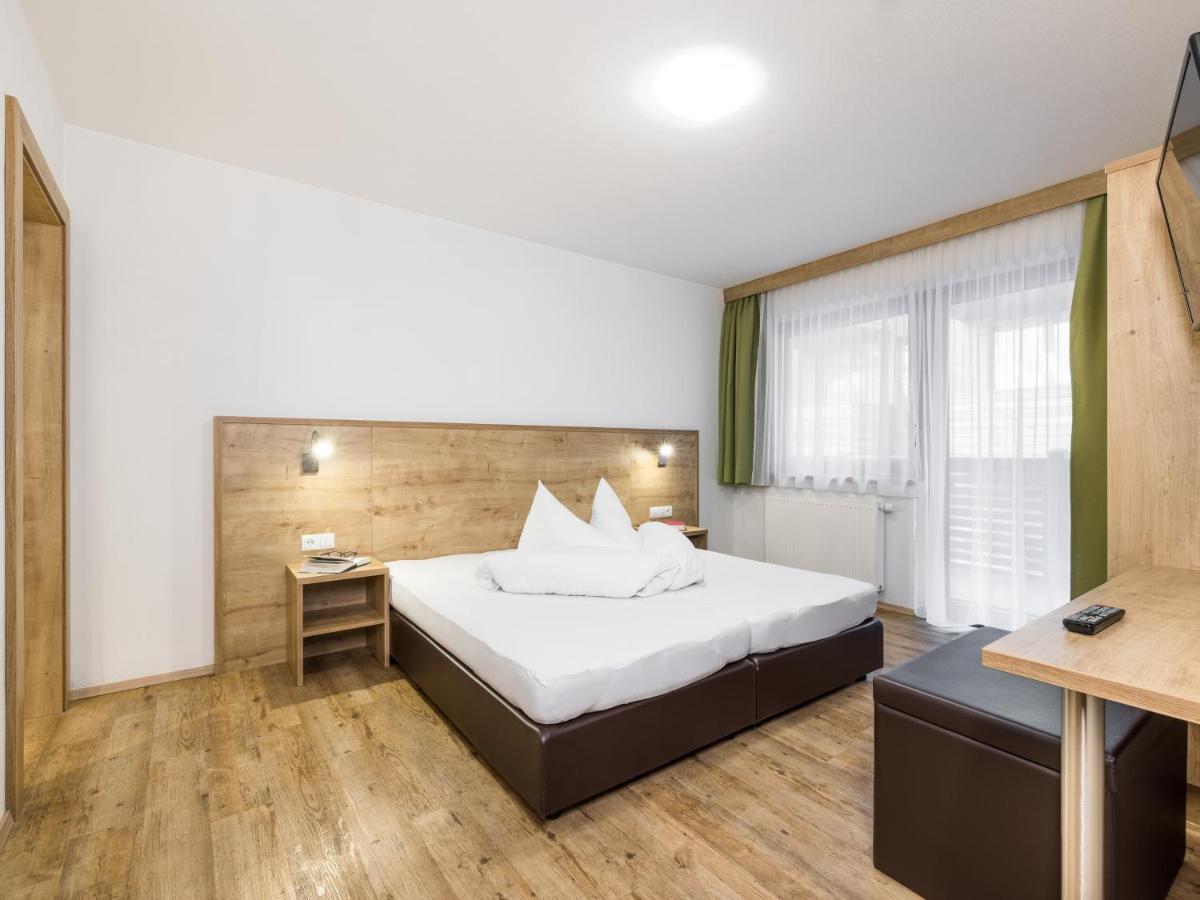 Apart Corona Apartment Solden