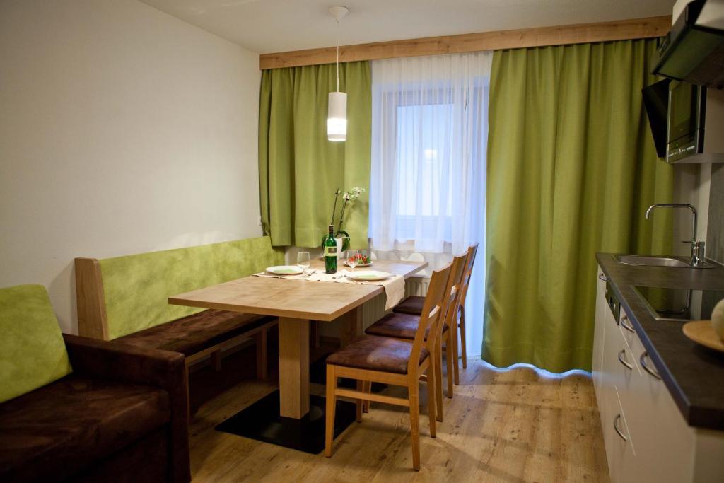 Apart Corona Apartment